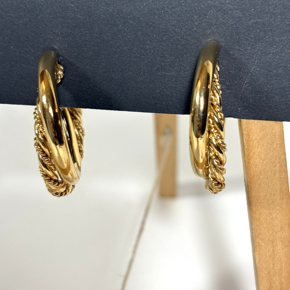 Gold Tone Hoops Double Multi Twist Pierced 1 1/2" Vintage Retro Minimalist - Picture 3 of 9